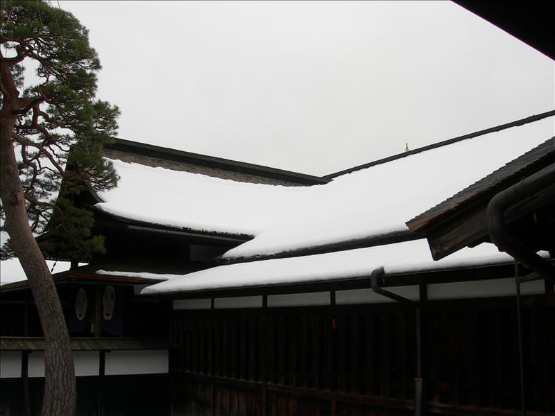東瀛留學日記之童話世界篇(2008.1):屋頂上積雪
