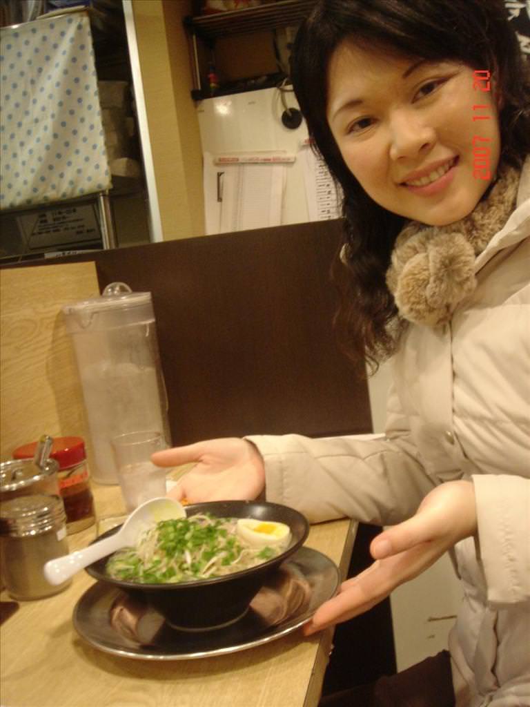東瀛留學日記之吃喝玩樂篇(2007.11):到了京都火車站，首先奔去火車站裡的拉麵街。