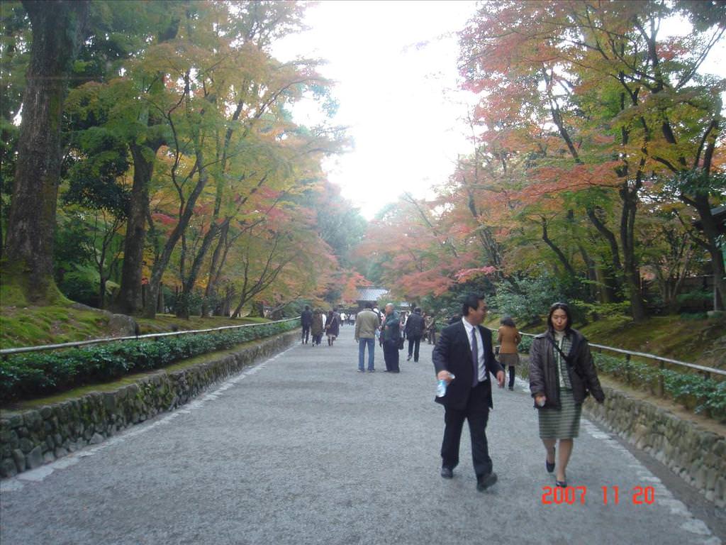 東瀛留學日記之吃喝玩樂篇(2007.11):前往金閣寺，紅葉已經開始，很漂亮