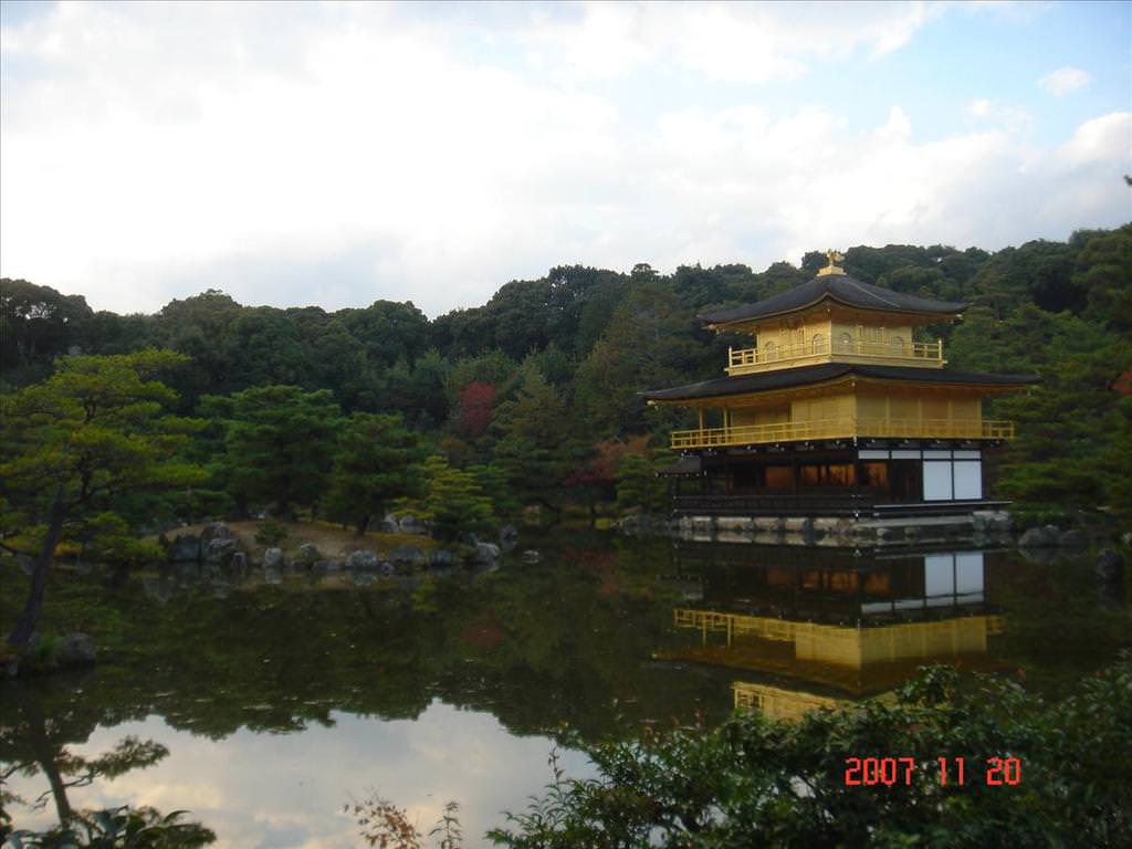 東瀛留學日記之吃喝玩樂篇(2007.11):美麗的金閣寺