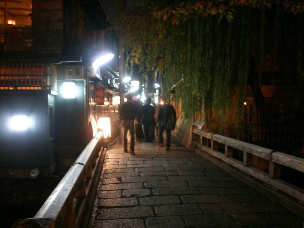 東瀛留學日記之吃喝玩樂篇(2007.11):京都夜晚的街道