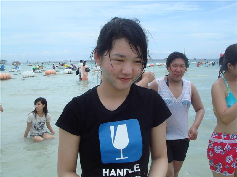 正宗全新改版之「大家來比辣」，熱映中！（真的會噴鼻血！！）:子瑩，幹嘛這麼緬靦？不像你喔！