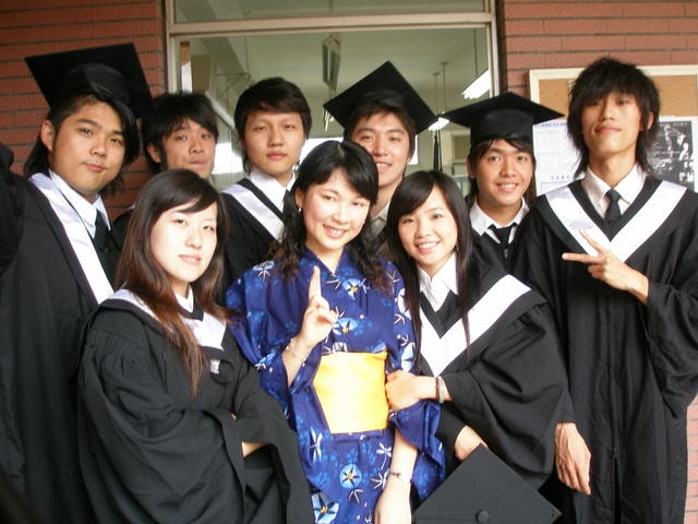 2007.6.16 請微笑地說再見:我也搶著入鏡。