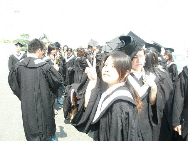 2007.6.16 請微笑地說再見:我們要繞校園了...