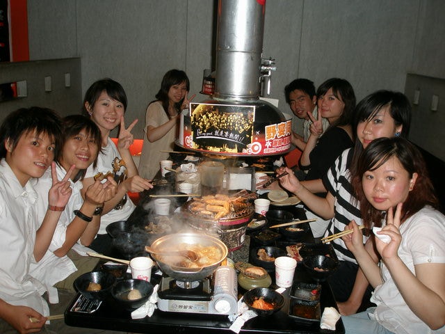 2007.6.16 請微笑地說再見:這桌很會吃...